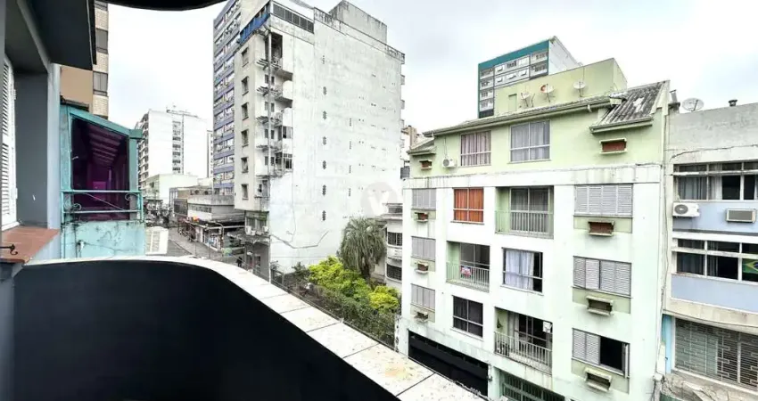 Apartamento de 2 dormitórios, em ótima localização central.