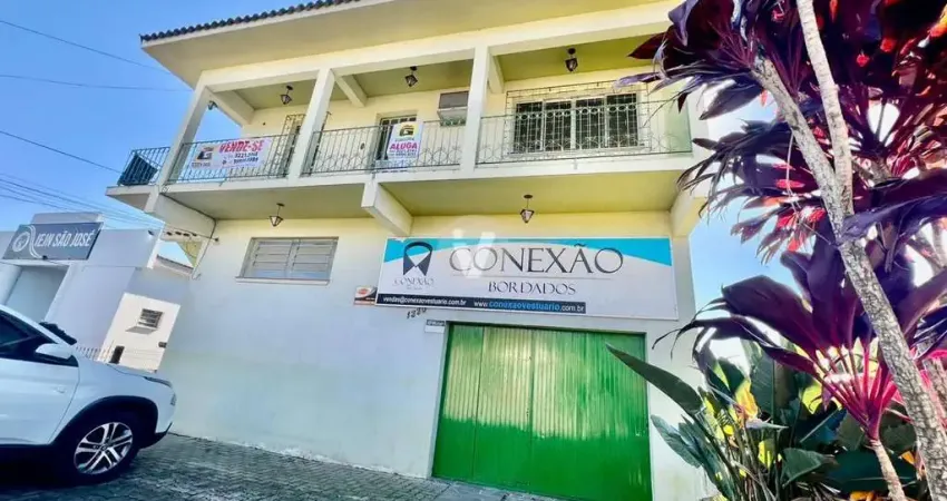 Ampla casa comercial e residencial com 270 m2 e amplo pátio no bairro são josé.