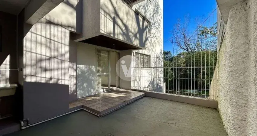 Apartamento amplo de 2 dormitórios, com terraço, localizado no bairro Lourdes.