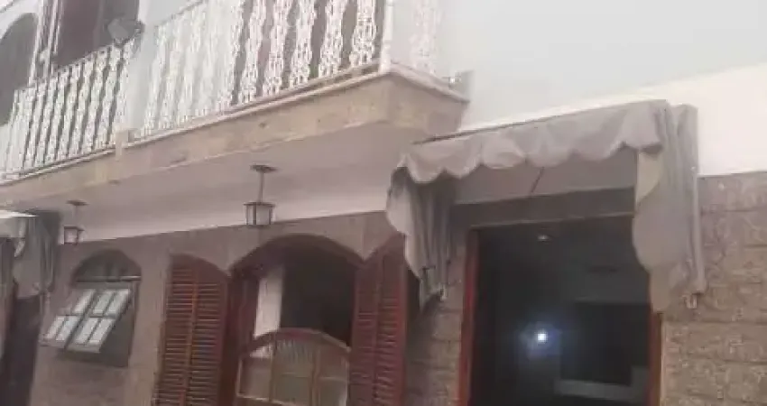 Casa em condomínio fechado com 3 quartos e vaga na praça seca rj