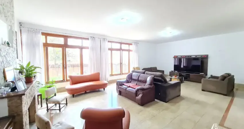 Vendo ou Alugo Belíssima Casa no Planalto Paulista com 300m²