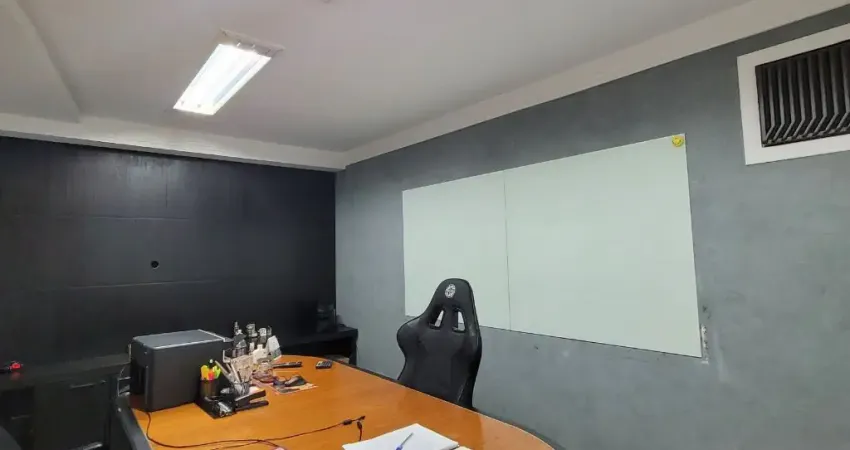 LINDA CASA COMERCIAL PARA LOCAÇÃO NA VILA CLEMENTINO!