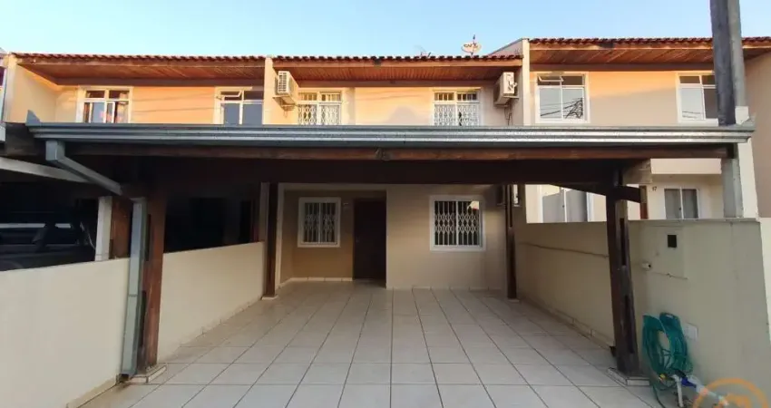 Sobrado com 3 quartos  para alugar, 140.00 m2 por R$2850.00  - Boqueirao - Curitiba/PR