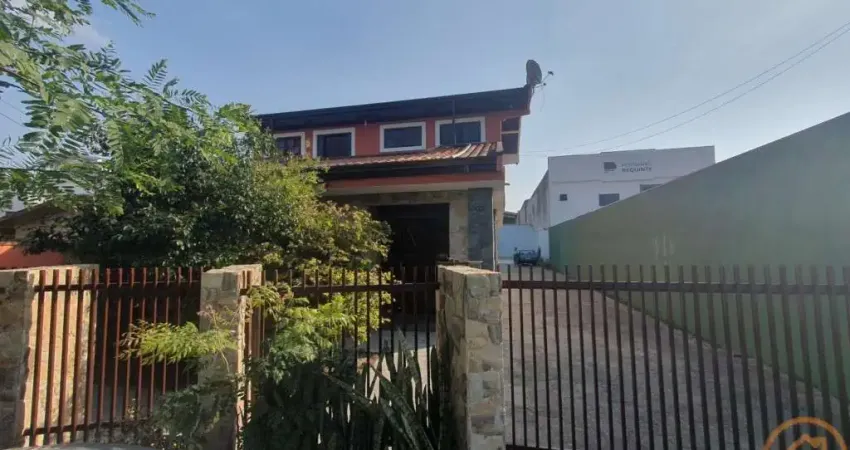 Sobrado com 4 quartos  à venda, 208.00 m2 por r$1090000.00  - hauer - curitiba/pr