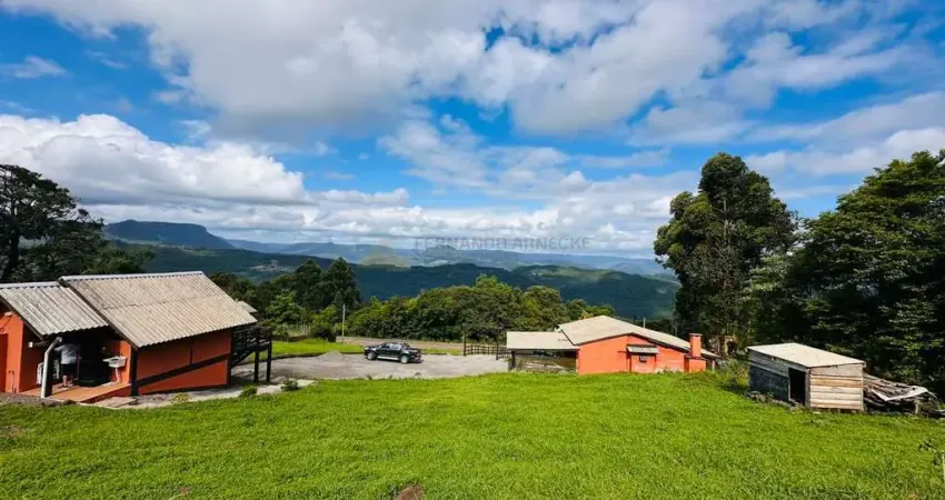 Sítio / Chácara para Venda no bairro Linha Carahá em Gramado, 3 quartos, 2 vagas, Mobiliado, 15540 m² privativos,