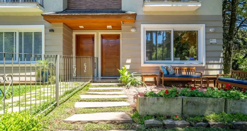 Casa para Venda no bairro Vila Suzana em Canela, 3 quartos sendo 3 suítes, 2 vagas, 168 m² de área total, 168 m² privativos,