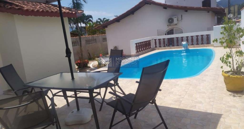 Linda casa com piscina no Jardim Porto Novo - Caraguatatuba/SP