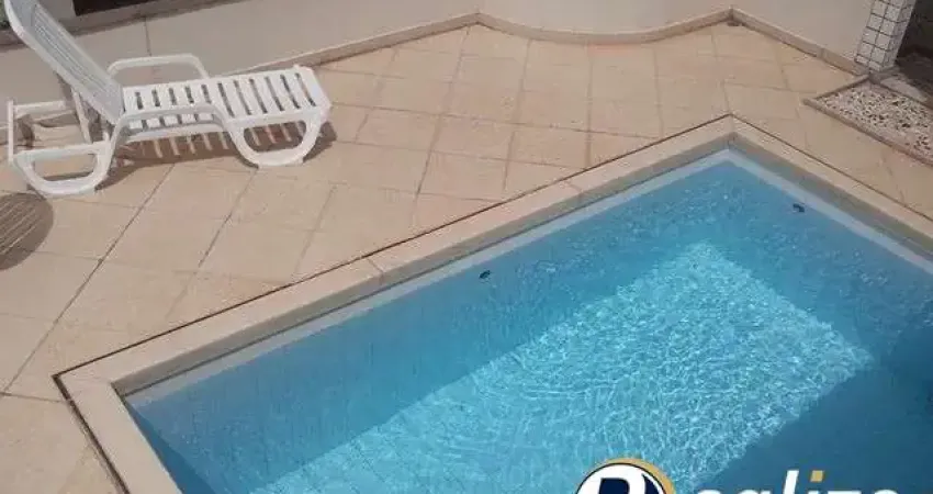 Casa de 3 quartos com área de lazer completa em condomínio fechado na Praia do Morro