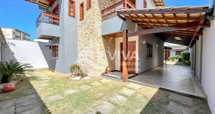 Aluguel de casa de luxo na praia do morro, guarapari-es  5 quartos, 2 suítes, 3 salas, 4 banheiros, 6 vagas de garagem  250m²