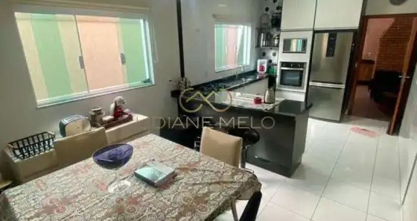 Sobrado á venda no Parque Renato Maia 3 dorms com 2 vagas