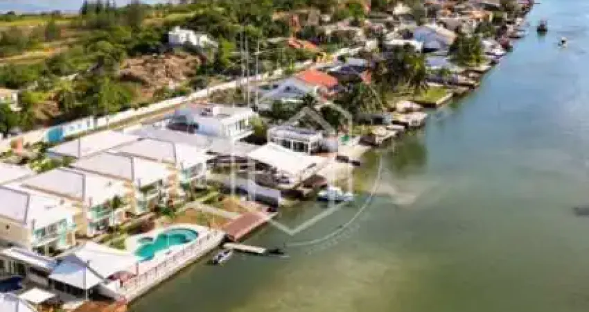 Casa em condomínio fechado com 4 quartos à venda na Rua das Orcas, Peró, Cabo Frio