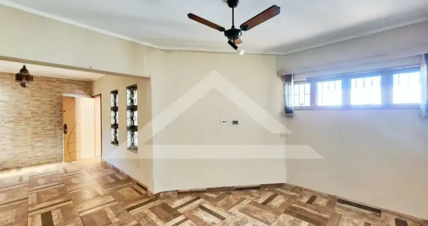 Casa térrea de 178m² de área construída à venda, próximo ao Educandário - Ribeirão Preto/SP.