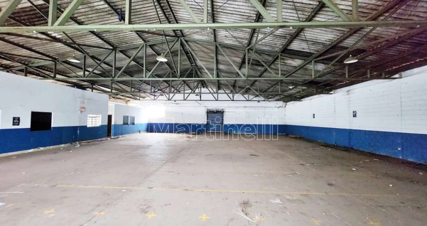 Salão comercial de esquina com 578m² de área construida para locação. Excelente localização, próximo à Avenida Costa e Silva | Ideal para empresas de grande porte - Bairro Vila Mariana, Ribeirão Preto