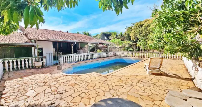 Rancho á venda no Bairro Jardim Veredas do Rio Pardo, próximo à Estr. da Cana - Serra Azul/SP.