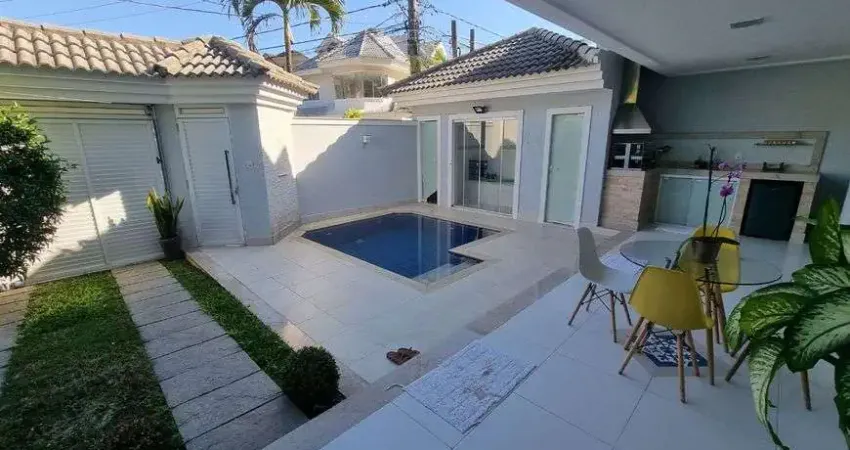 Casa de condomínio para venda possui 340 metros quadrados com 5 quartos