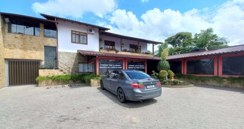 Prédio comercial com 3 dormitórios à venda no bairro Quintino em Timbó/SC