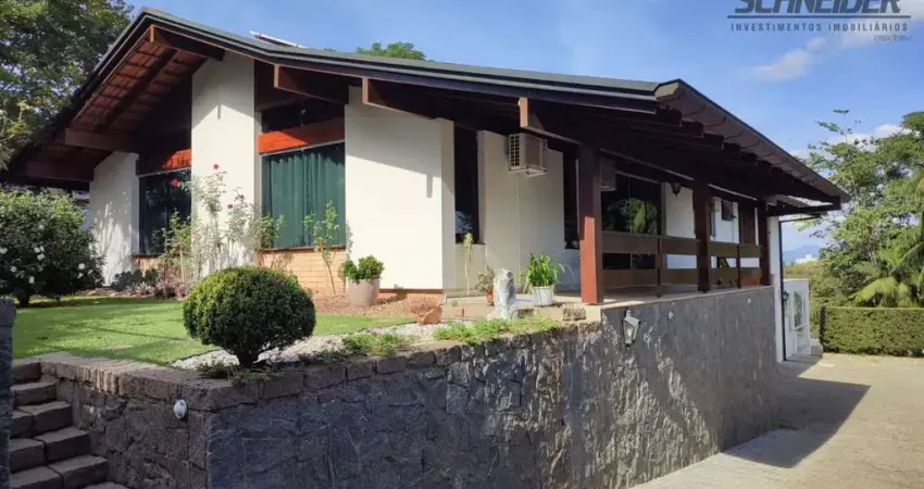 Casa com 3 dormitórios à venda no bairro Centro em Timbó/SC