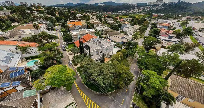 Residência de luxo com conforto excepcional em condomínio exclusivo