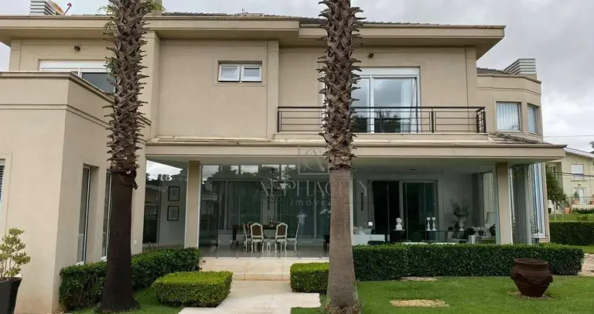 Conforto moderno com toques naturais - residência espaçosa e completa