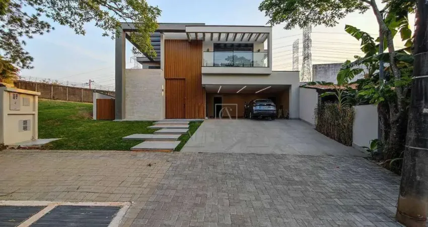 Casa recém-construída com arquitetura exclusiva assinada por eliana beraldo