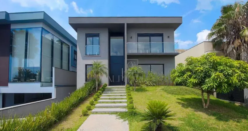 Com 5 suítes nova em uma localização privilegiada em alphaville