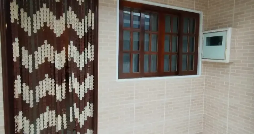 Casa de 1 dormitório amplo, em condomínio fechado - jardim real praia grande - sp