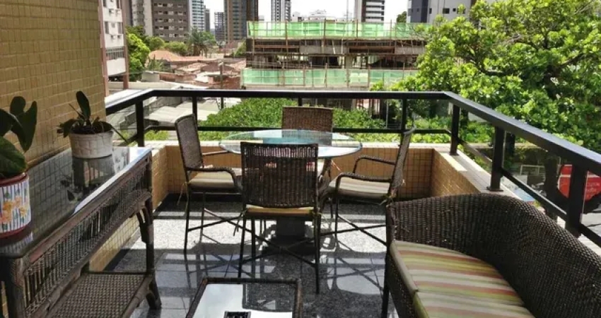 Apartamento 04 Suítes 245M² No Monte SinaI - Petrópolis