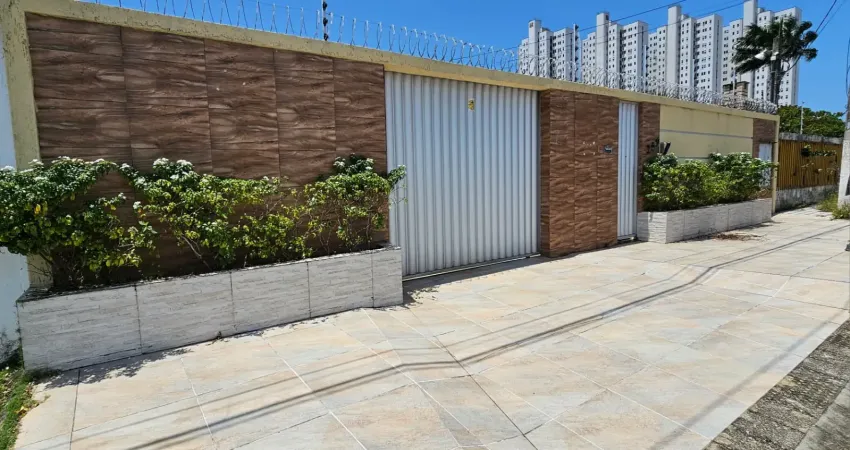 02 casas independentes em terreno 6/4 c/ 450m² em capim macio