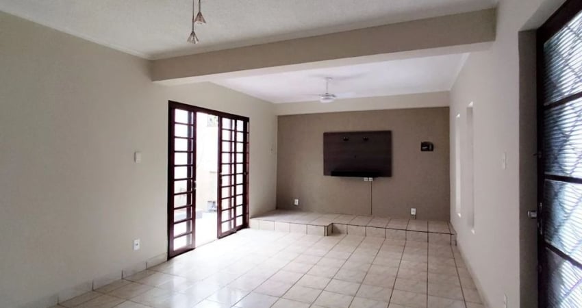 Casa à Venda R$ 285.00,00. Localização, Adelino Simione, Ribeirão Preto - SP