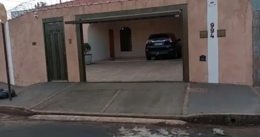 Casa à Venda R$ 797.000,00. Localização: Jardim Antártica, Ribeirão Preto - SP
