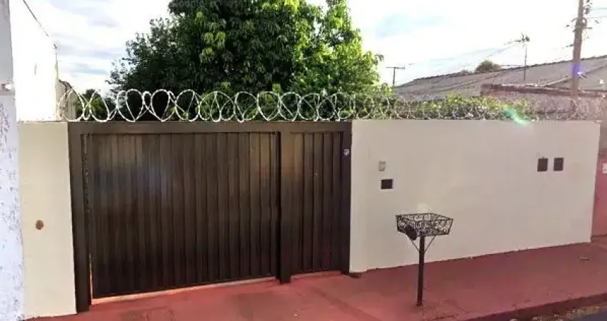 Casa  a Venda no Bairro Monte Alegre, na Cidade de Ribeirão Preto.
