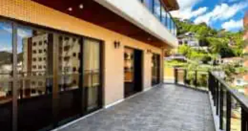 Cobertura Duplex em Agriões: 4 Quartos e Lazer em Teresópolis
