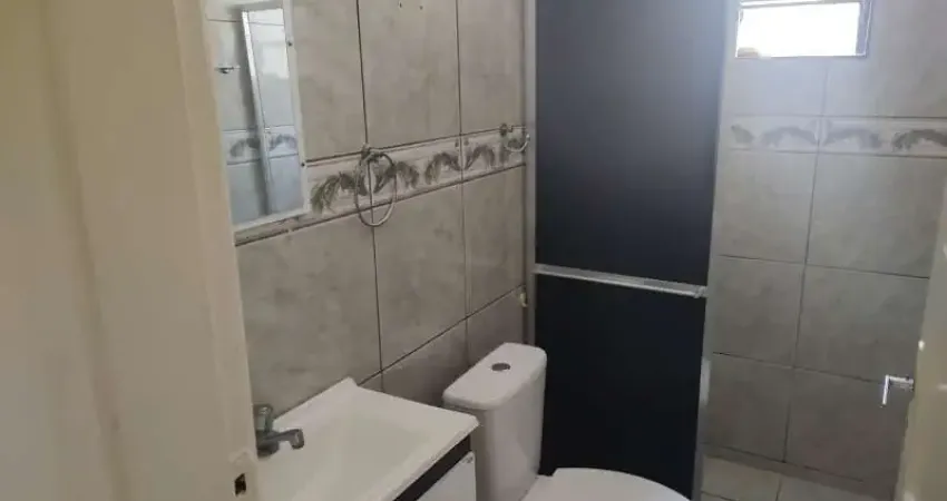Casa com 2 quartos para alugar na Rua Guarai, 27, Campo Grande, Rio de Janeiro