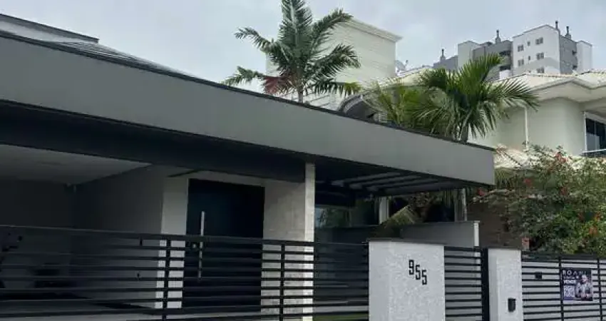 Casa com 3 quartos à venda na Rua das Camélias, 955, Pedra Branca, Palhoça