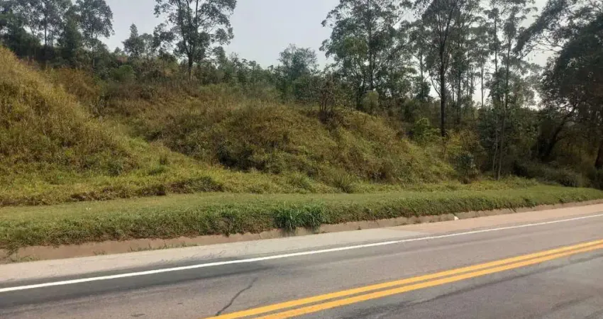 TERRENO INDUSTRIAL À VENDA, FRENTE PARA RODOVIA EM VÁRZEA PAULISTA - Área de 2.000 m², próximo à empresa Frango Á Doro,