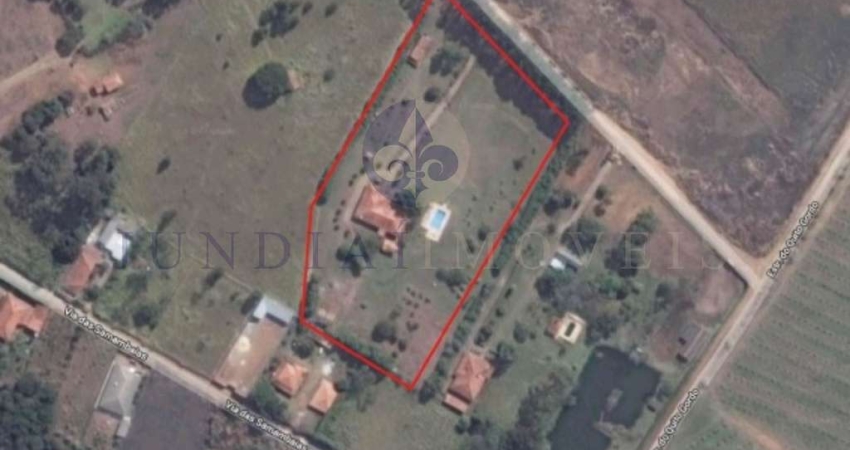 EXCELENTE ÁREA À VENDA NO BAIRRO PINHAL EM CABREÚVA - 17.509,00 m², totalmente plano com uma ótima casa de 351 m², piscina.