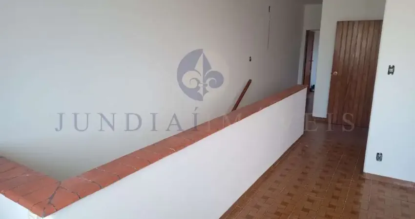 CASA À VENDA NO CENTRO DE JUNDIAÍ- 181 m² com 03 dormitórios (01 suíte,  sala, cozinha, lavanderia, 02 vagas cobertas