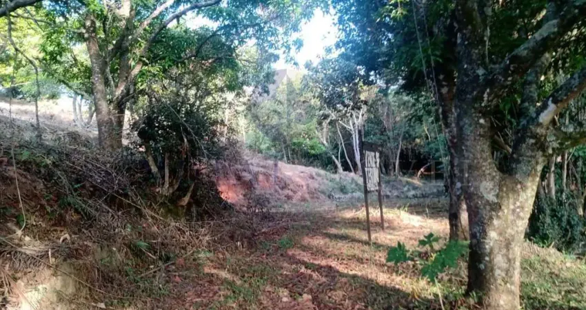 TERRENO A VENDA NO CONDOMÍNIO VIVENDA EM JUNDIAÍ - com 4.241,00 m², em aclive, ótimo para formar chácara.