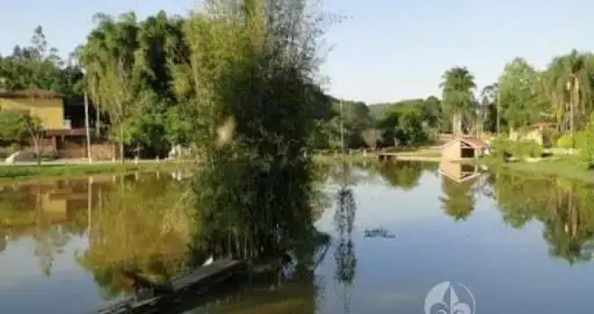 BELÍSSIMA CASA À VENDA NO CONDOMÍNIO CHÁCARAS CAMPO VERDE, JUNDIAÍ - A/C 600 m², em terreno de 4250 m²