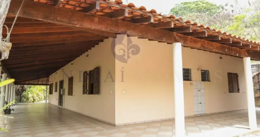 CHÁCARA À VENDA NA SANTA CLARA EM JUNDIAÍ, VENHA MORAR EM MEIO À NATUREZA NA SERRA DO JAPI - mobiliada, Avarandada, 4 quartos, 8 vagas cobertas.