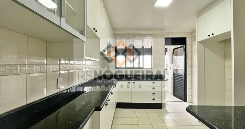 Amplo apartamento no estreito com 03 dormitórios + dependência!