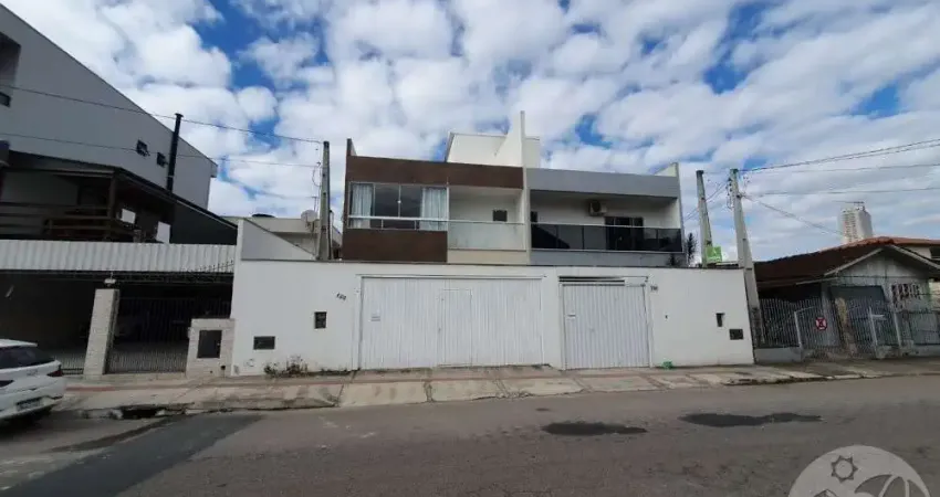 Espaçoso triplex para morar ou investir  Balneário Camboriú