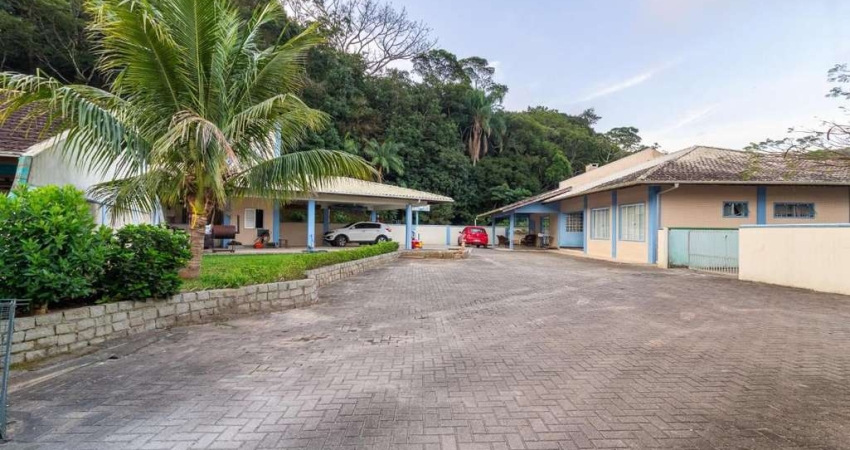 Casa com 5 quartos à venda no Centro, Penha 