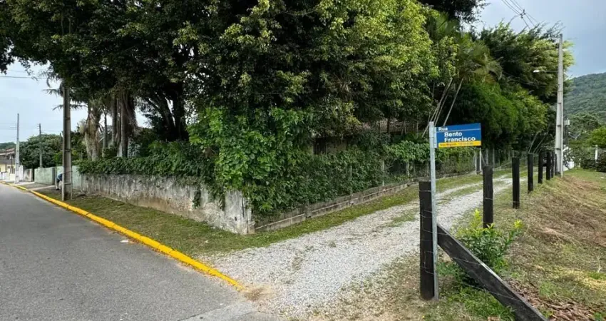 Terreno à venda na Rua Bento Francisco, 377, Guaporanga, Biguaçu