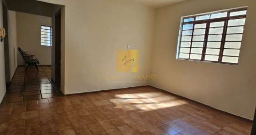 CASA com 03 quartos para VENDA