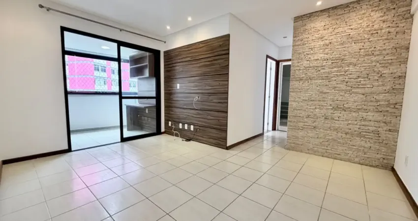 Apartamento na Pituba, 2 Quartos, Suíte com Closet, Ventilado, 2 Vagas