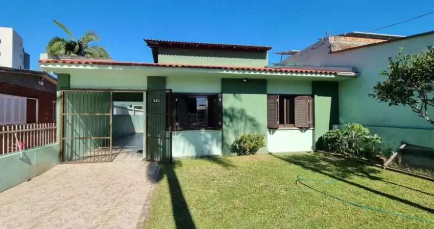 Casa para Venda em Torres, Getúlio Vargas, 6 dormitórios, 2 suítes, 4 banheiros, 1 vaga