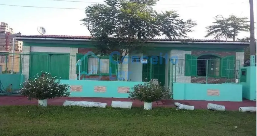 Casa para Venda em Torres, Predial, 3 dormitórios, 2 suítes, 4 banheiros, 1 vaga