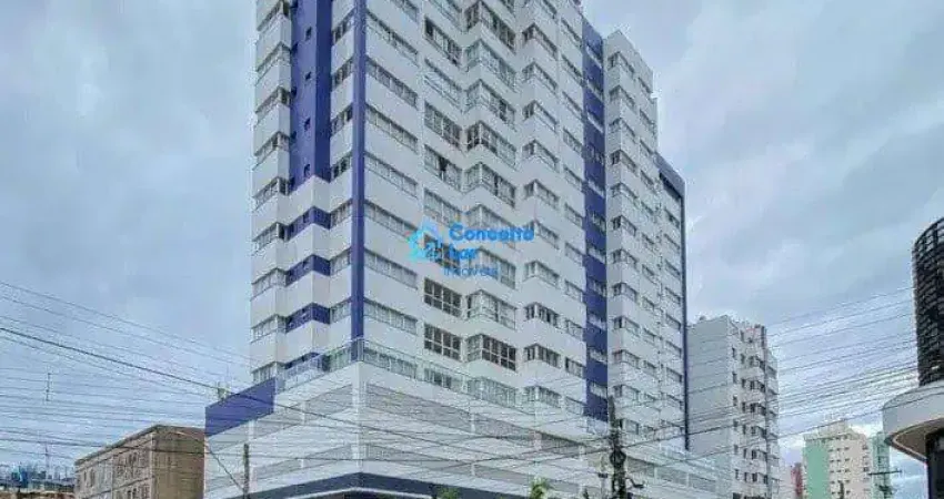 Apartamento semimobiliado no centro em perfeita localização.