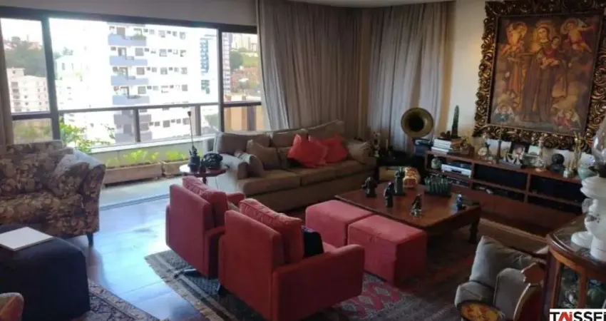 Apartamento de Luxo na Aclimação: 4 Quartos, 2 Suítes, 2 Salas, 4 Banheiros, 3 Vagas de Garagem, 206m² - São Paulo-SP.